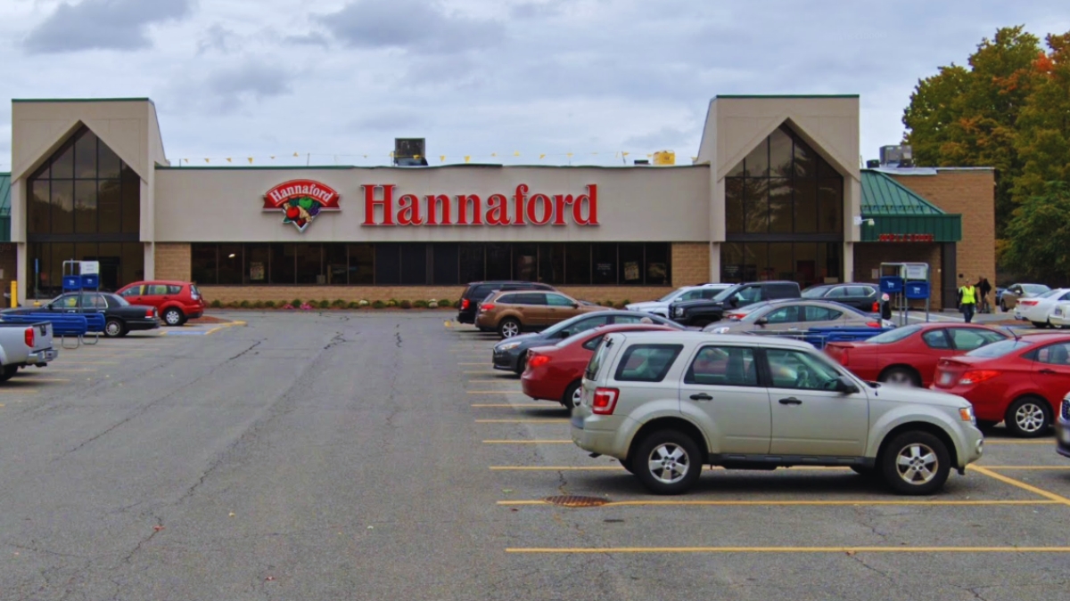 Photo of the exterior of the Hannaford Supermarket on Lancaster Street in Leominster (Photo: Google Maps)