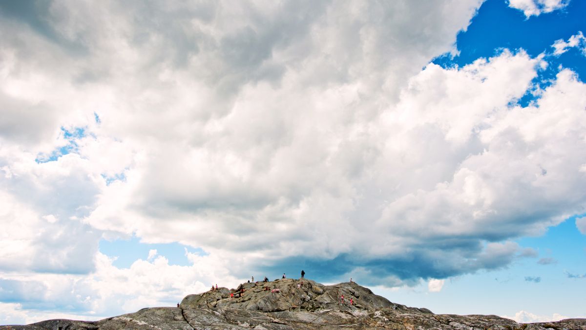 South Easton hiker left behind by companions lost for hours on Mt. Monadnock on 4th of July