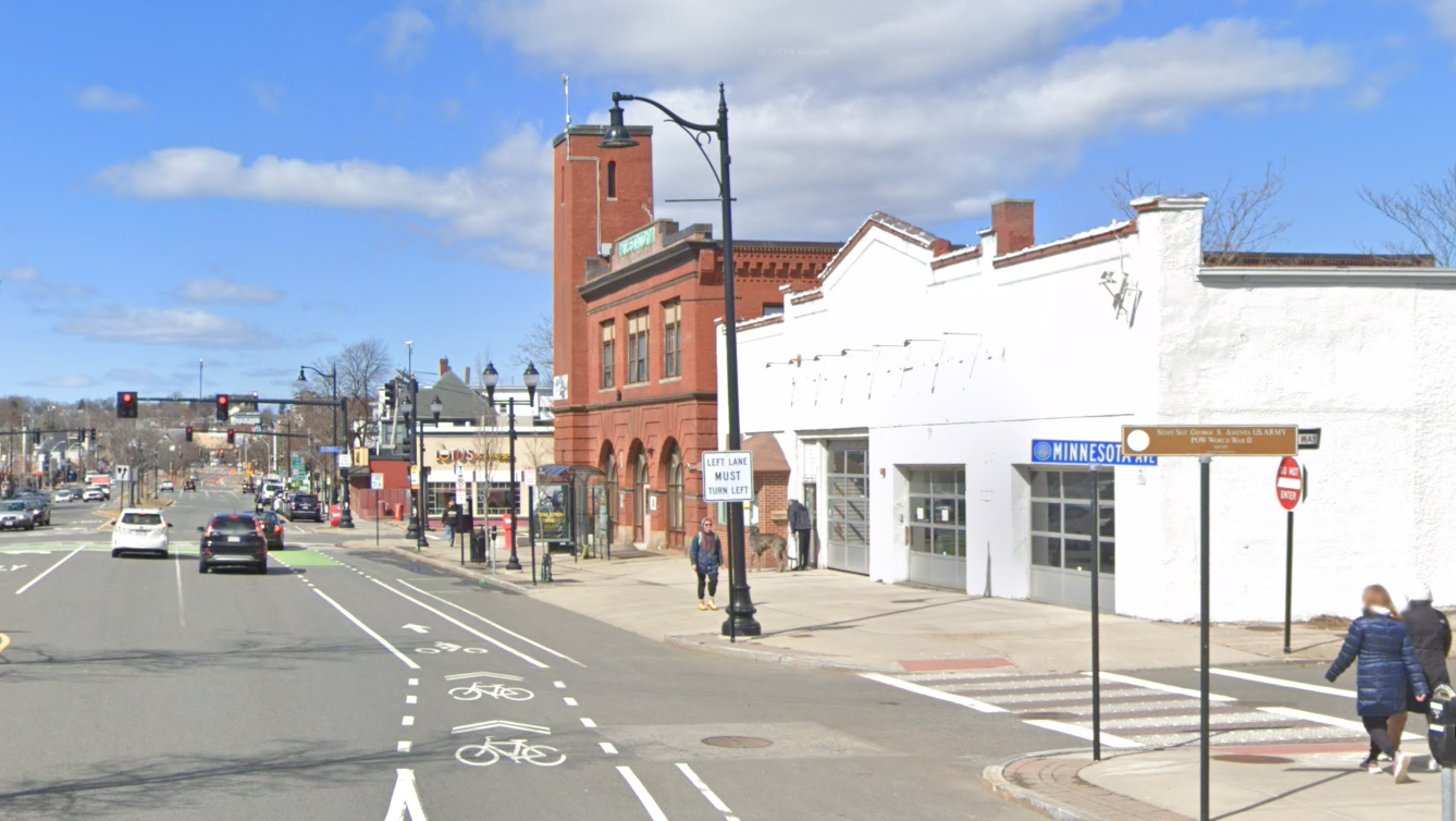 The area of 161 Broadway in Somerville where the alleged crowbar threat occurred. 161 Broadway is the white building on the right. (Photo Credit: Google Maps)