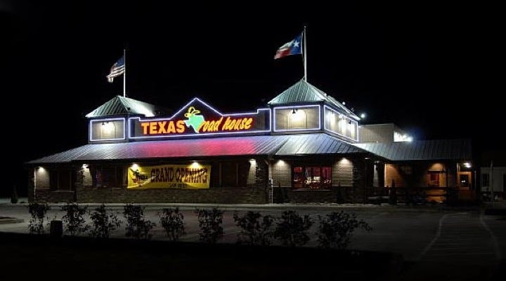 A picture of the Texas Roadhouse at 196 New Lancaster Road in Leominster at night. (Courtesy Photo: Raymond C./Foursquare.com)