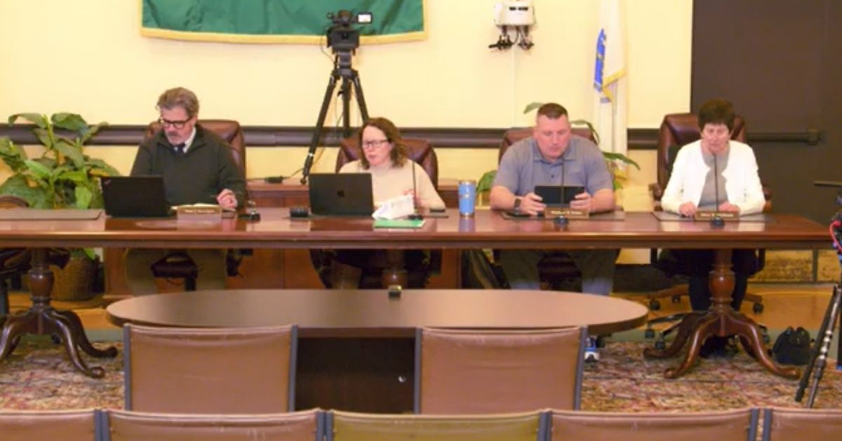 Clinton Select Board approves license for Starbucks ahead of March opening on Main Street